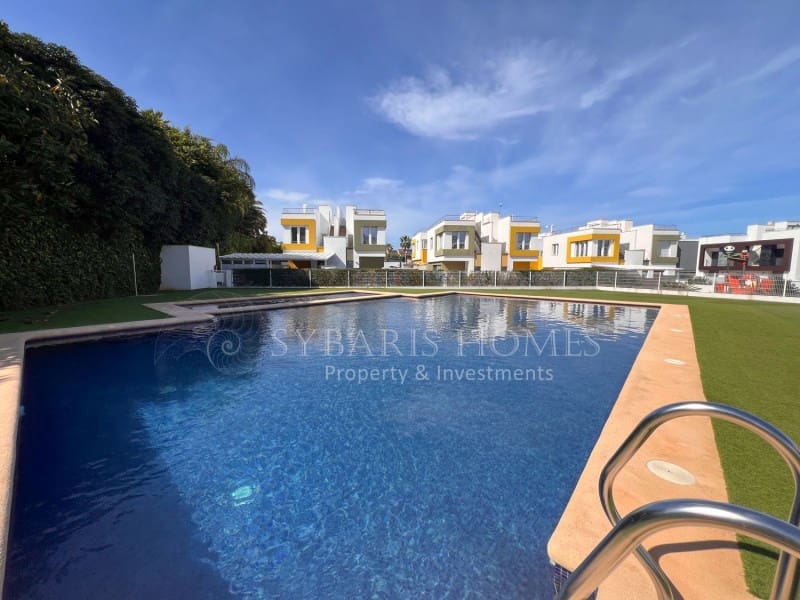 3 sypialnia Willa na sprzedaż w Denia z basenem garażem - 675 000 € (Ref: 9679695)
