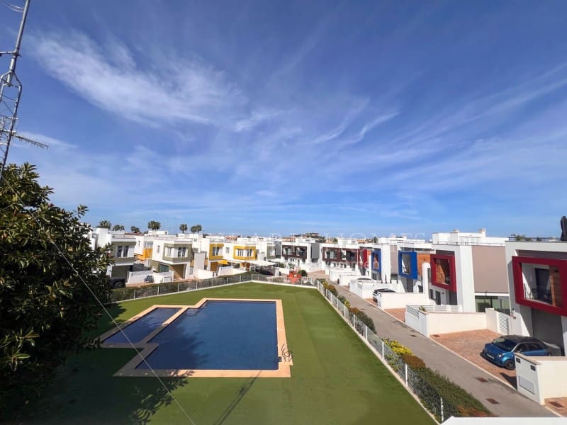 3 sypialnia Willa na sprzedaż w Denia z basenem garażem - 675 000 € (Ref: 9679695)