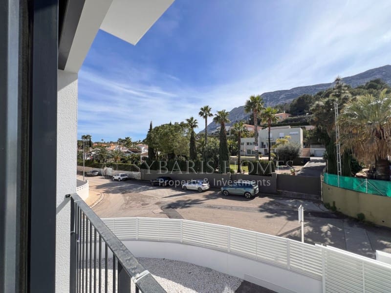 3 sypialnia Willa na sprzedaż w Denia z basenem garażem - 675 000 € (Ref: 9679695)