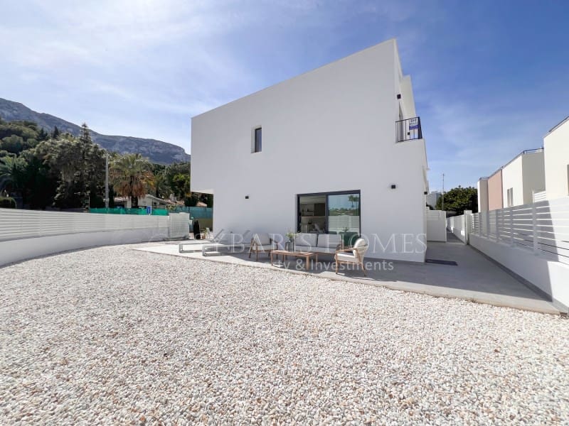 3 sypialnia Willa na sprzedaż w Denia z basenem garażem - 675 000 € (Ref: 9679695)