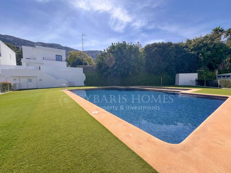 3 sypialnia Willa na sprzedaż w Denia z basenem garażem - 675 000 € (Ref: 9679695)