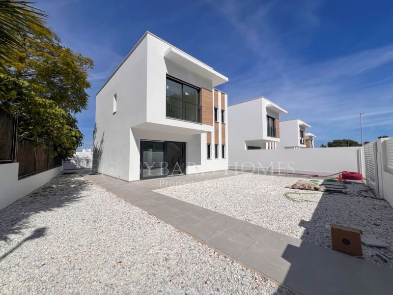 3 sypialnia Willa na sprzedaż w Denia z basenem garażem - 675 000 € (Ref: 9679695)