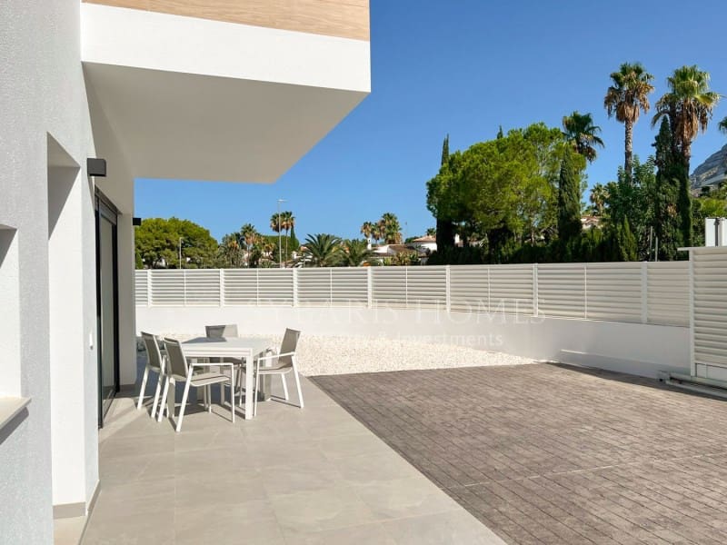 3 sypialnia Willa na sprzedaż w Denia z basenem garażem - 675 000 € (Ref: 9679695)
