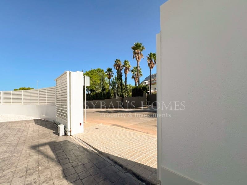 3 sypialnia Willa na sprzedaż w Denia z basenem garażem - 675 000 € (Ref: 9679695)