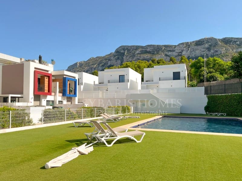 3 sypialnia Willa na sprzedaż w Denia z basenem garażem - 675 000 € (Ref: 9679695)