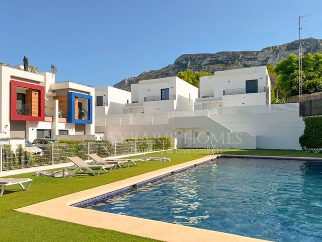 3 sypialnia Willa na sprzedaż w El Montgó, Dénia z basenem garażem - 675 000 € (Ref: 9679695)