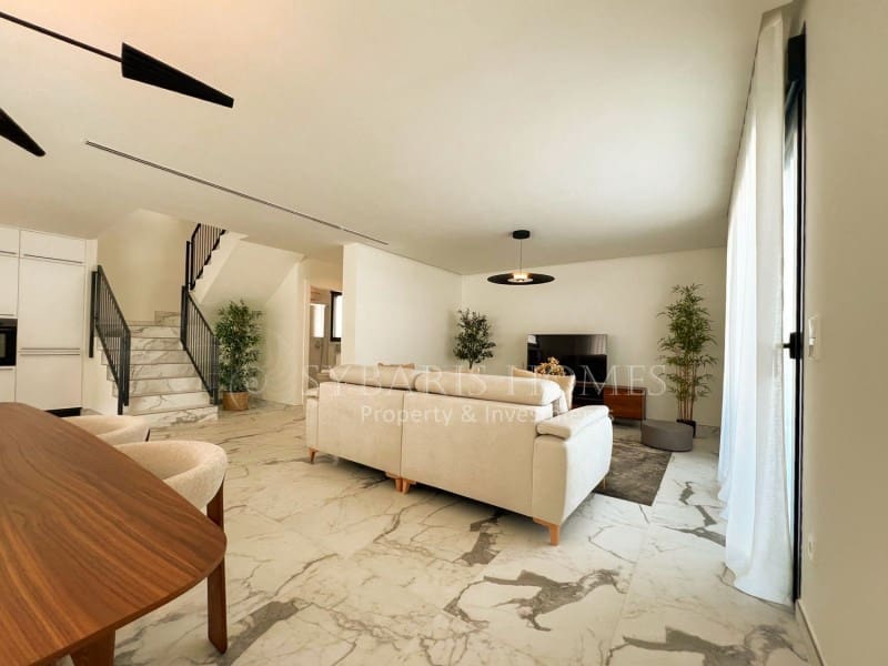 3 sypialnia Willa na sprzedaż w Denia z basenem garażem - 675 000 € (Ref: 9679695)