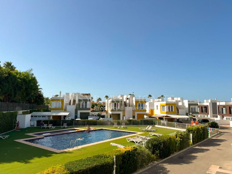 3 sypialnia Willa na sprzedaż w Denia z basenem garażem - 675 000 € (Ref: 9679695)