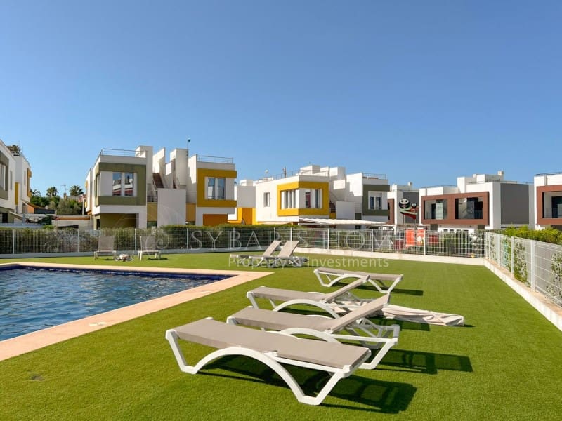 3 sypialnia Willa na sprzedaż w Denia z basenem garażem - 675 000 € (Ref: 9679695)