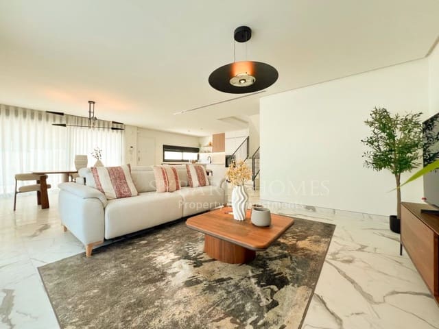 3 sypialnia Willa na sprzedaż w El Montgó, Dénia z basenem garażem - 675 000 € (Ref: 9679695)