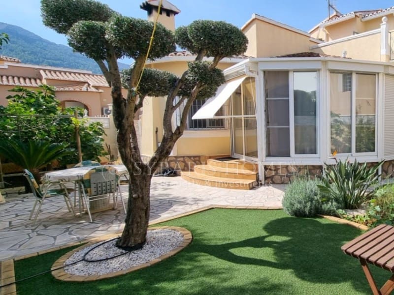 Chalet de 3 habitaciones en Dénia en venta con garaje - 449.000 € (Ref: 9741638)