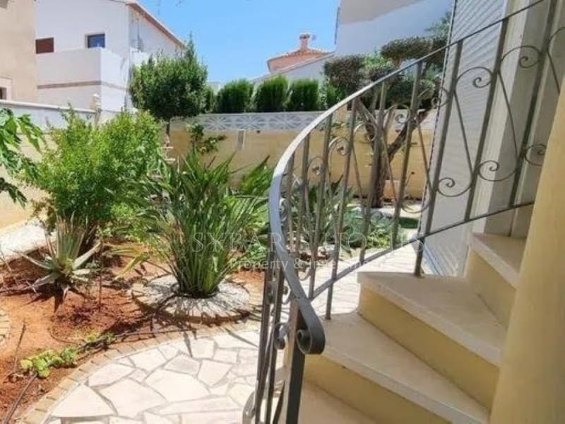 Chalet de 3 habitaciones en Dénia en venta con garaje - 449.000 € (Ref: 9741638)