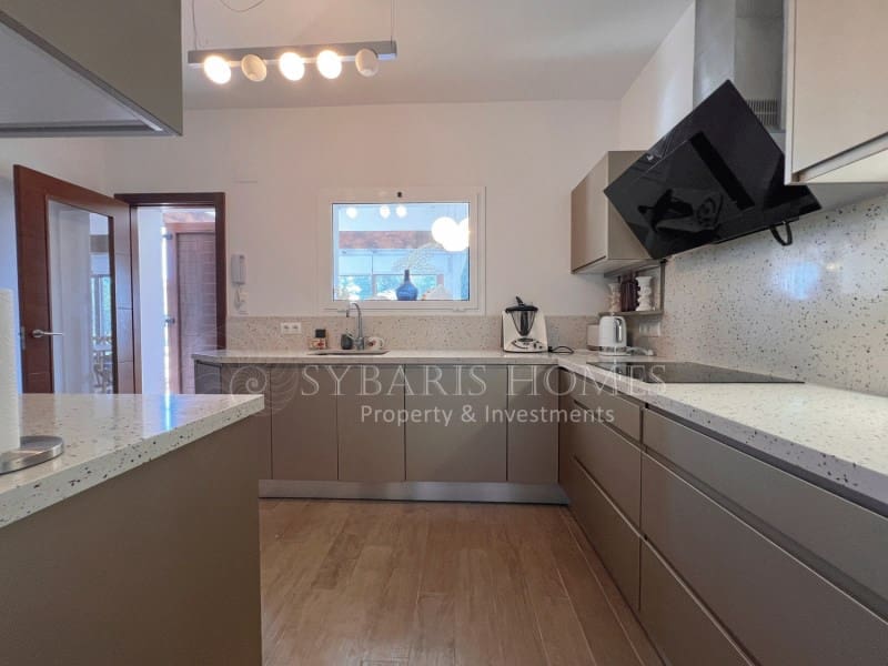 4 soverom Villa til salgs i Benitachell / Benitatxell med svømmebasseng garasje - € 638 000 (Ref: 9845279)