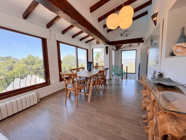 4 sypialnia Willa na sprzedaż w Benitachell / Benitatxell z basenem garażem - 638 000 € (Ref: 9845279)