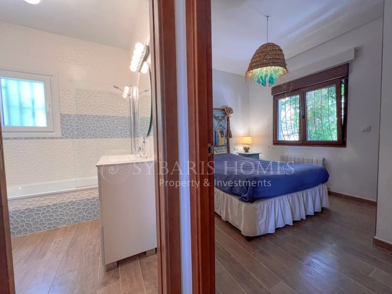 4 soverom Villa til salgs i Benitachell / Benitatxell med svømmebasseng garasje - € 638 000 (Ref: 9845279)