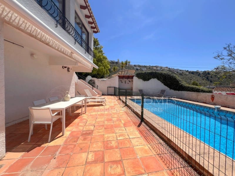 4 soverom Villa til salgs i Benitachell / Benitatxell med svømmebasseng garasje - € 638 000 (Ref: 9845279)