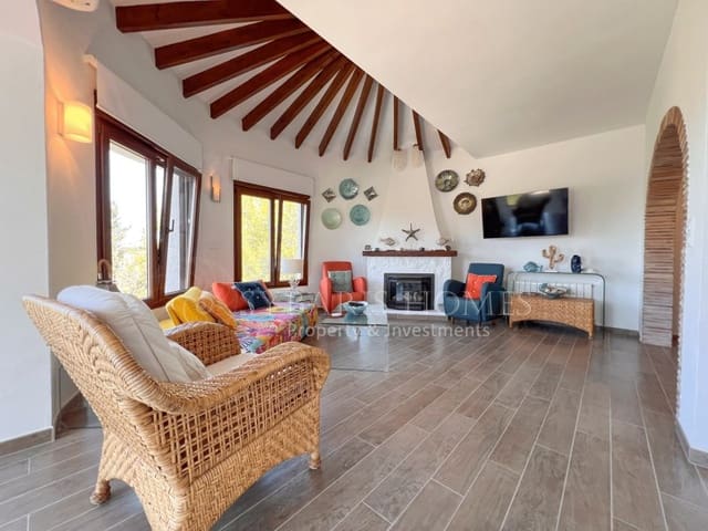 4 sypialnia Willa na sprzedaż w Benitachell / Benitatxell z basenem garażem - 638 000 € (Ref: 9845279)
