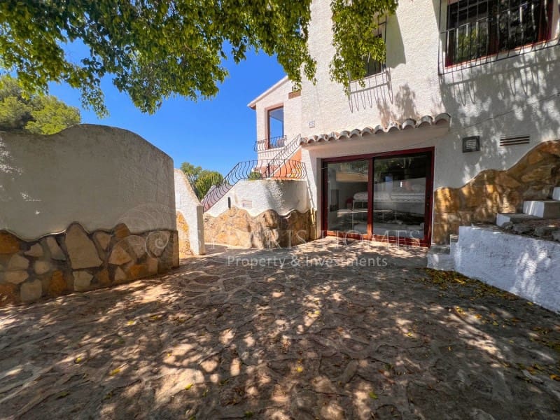 4 soverom Villa til salgs i Benitachell / Benitatxell med svømmebasseng garasje - € 638 000 (Ref: 9845279)