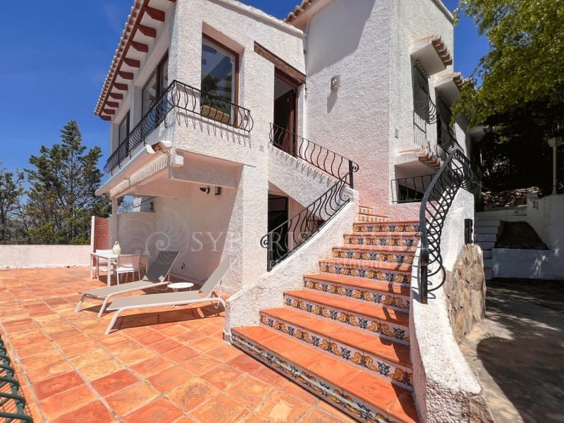 4 soverom Villa til salgs i Benitachell / Benitatxell med svømmebasseng garasje - € 638 000 (Ref: 9845279)