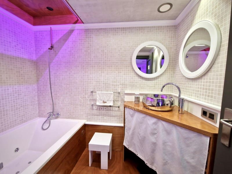 2 bedroom Apartment for sale in Denia with pool garage - € 449,500 (Ref: 9849330)