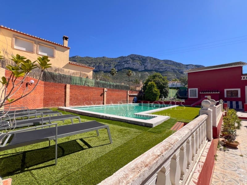 5 sovrum Villa till salu i Denia med pool garage - 1 250 000 € (Ref: 9868428)