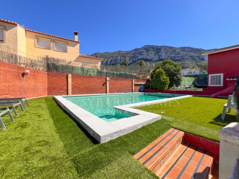 5 sovrum Villa till salu i Denia med pool garage - 1 250 000 € (Ref: 9868428)