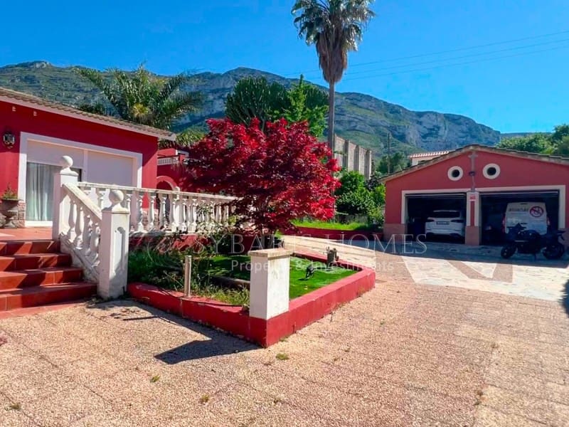5 sovrum Villa till salu i Denia med pool garage - 1 250 000 € (Ref: 9868428)