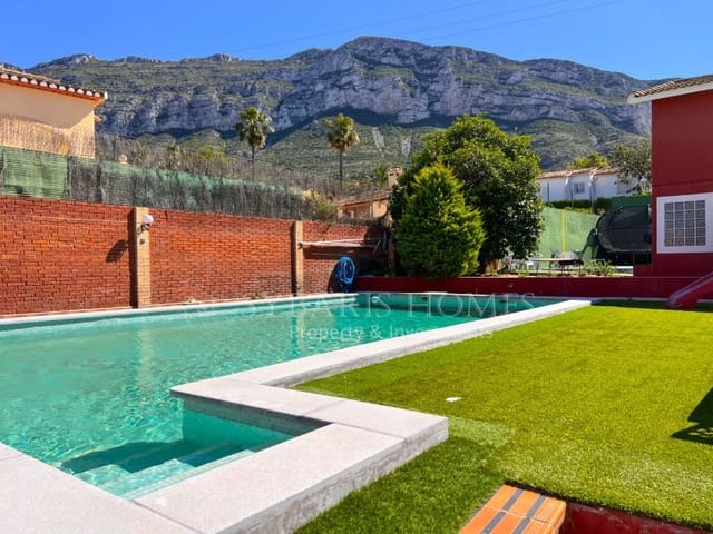 5 sovrum Villa till salu i El Montgó, Dénia med pool garage - 1 250 000 € (Ref: 9868428)