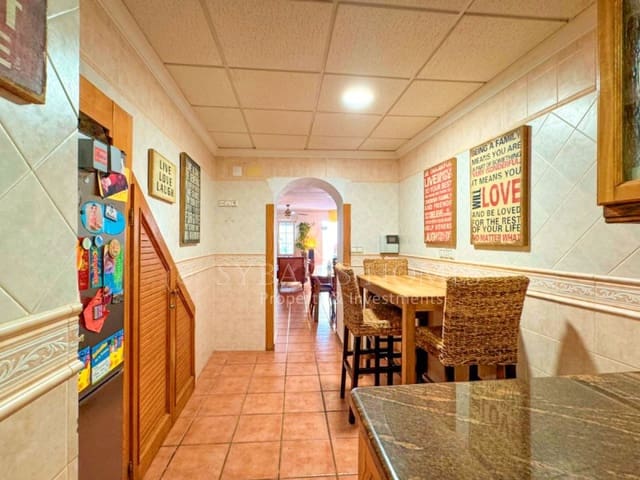 4 bedroom Townhouse for sale in Pedreguer - € 339,000 (Ref: 9894443)
