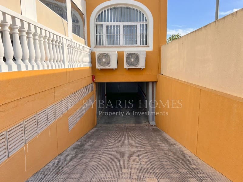 Garage à vendre à Denia - 42 000 € (Ref: 9907577)