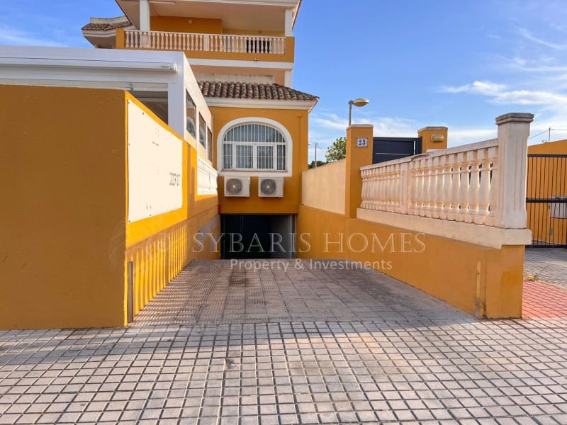 Garage à vendre à Denia - 42 000 € (Ref: 9907577)