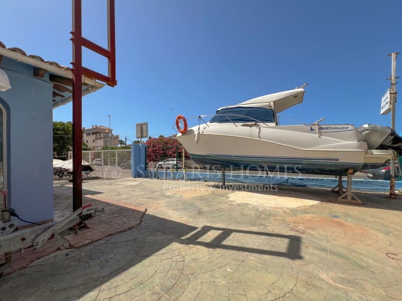 Yritys myytävänä paikassa Denia mukana 
autotalli - 1 650 000 € (Ref: 9929033)