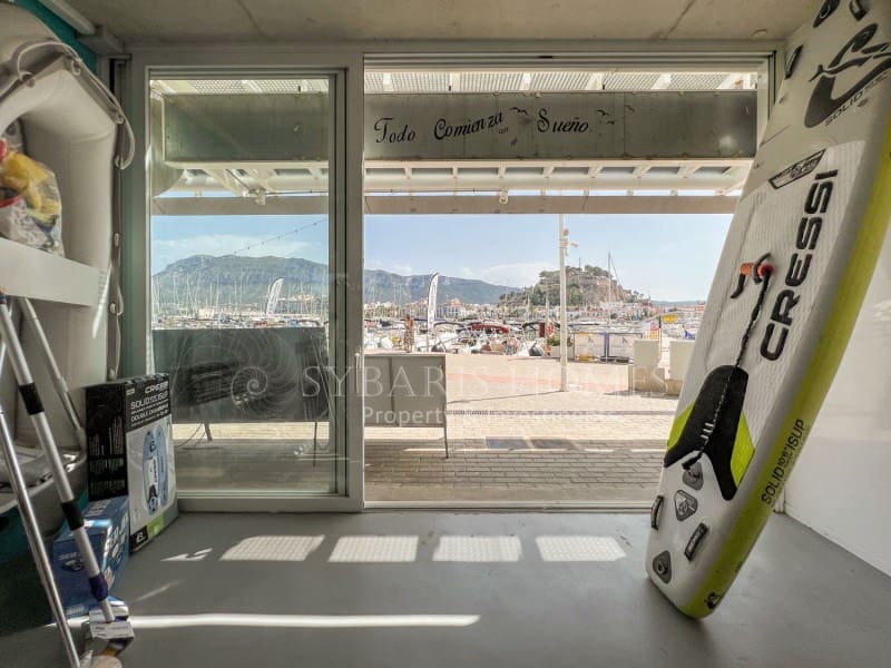 Yritys myytävänä paikassa Denia mukana 
autotalli - 1 650 000 € (Ref: 9929033)
