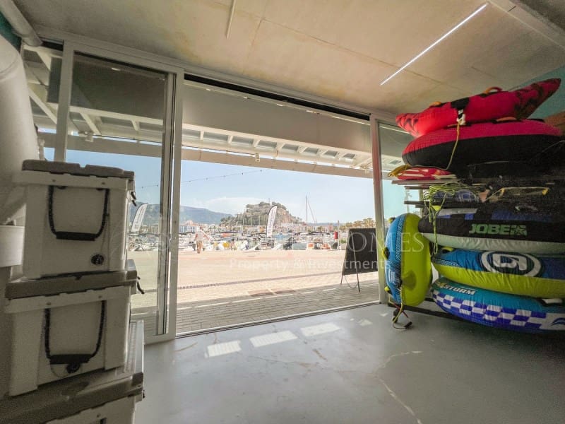 Yritys myytävänä paikassa Denia mukana 
autotalli - 1 650 000 € (Ref: 9929033)
