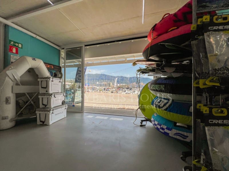 Yritys myytävänä paikassa Denia mukana 
autotalli - 1 650 000 € (Ref: 9929033)