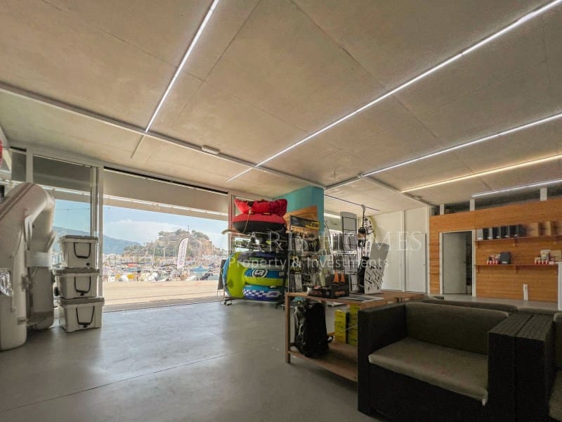 Yritys myytävänä paikassa Denia mukana 
autotalli - 1 650 000 € (Ref: 9929033)