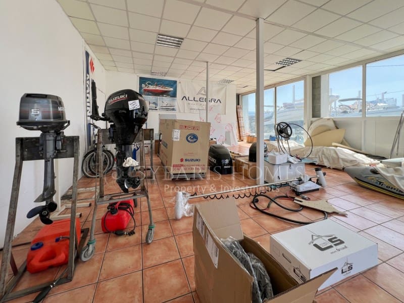 Yritys myytävänä paikassa Denia mukana 
autotalli - 1 650 000 € (Ref: 9929033)