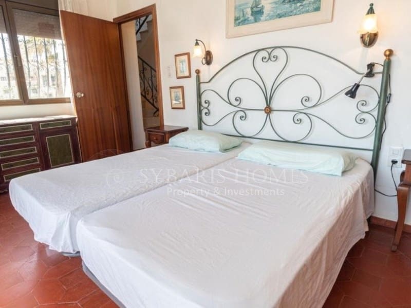 4 soverom Villa til salgs i Denia med garasje - € 1 200 000 (Ref: 9964959)