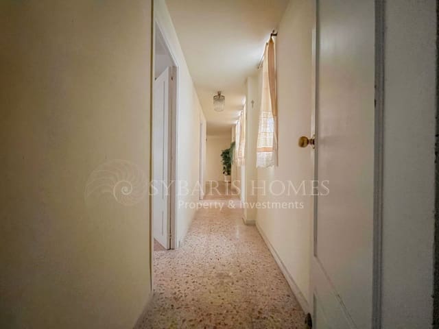 4 bedroom Apartment for sale in Benissa - € 165,000 (Ref: 9996768)