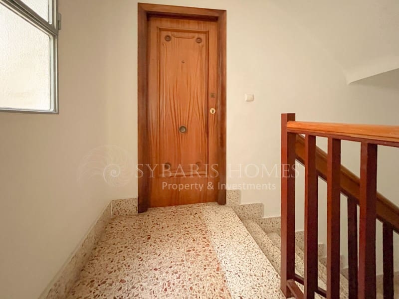 4 bedroom Apartment for sale in Benissa - € 165,000 (Ref: 9996768)