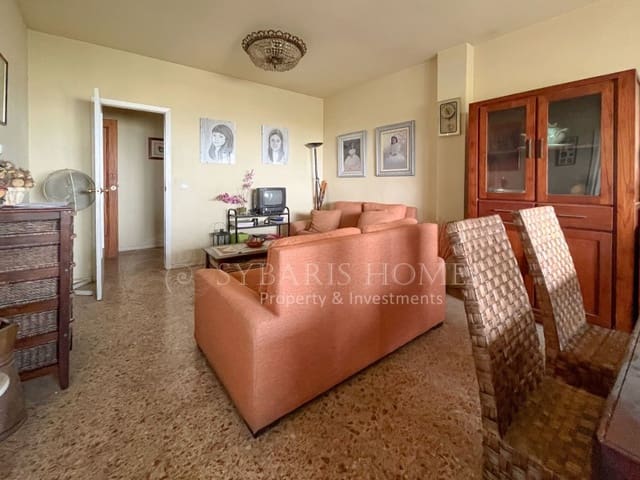 4 bedroom Apartment for sale in Benissa - € 165,000 (Ref: 9996768)