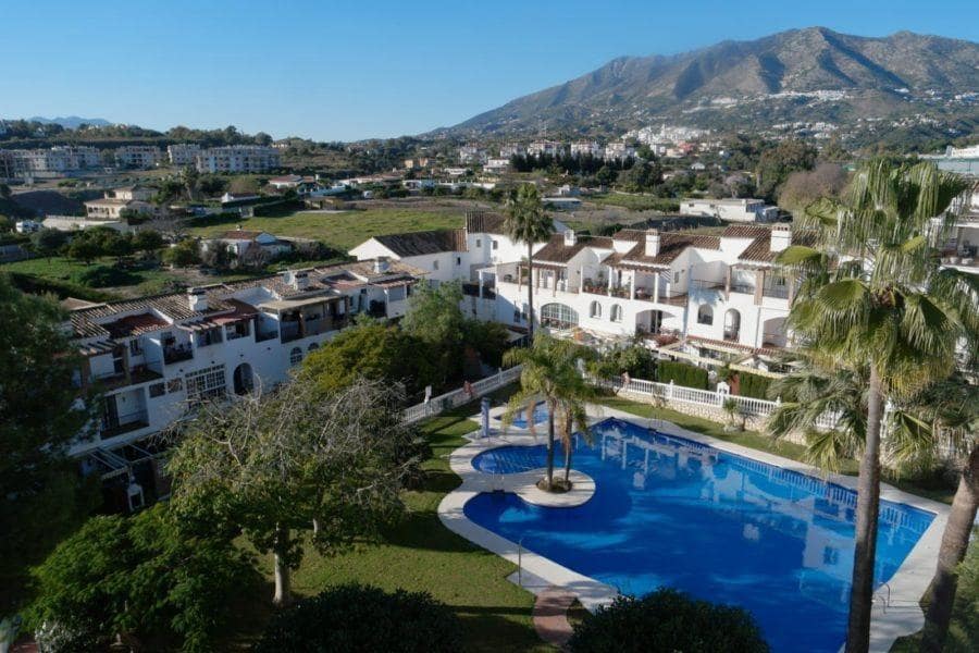 5 sovrum Radhus till salu i Mijas med pool garage - 449 000 € (Ref: 9434737)