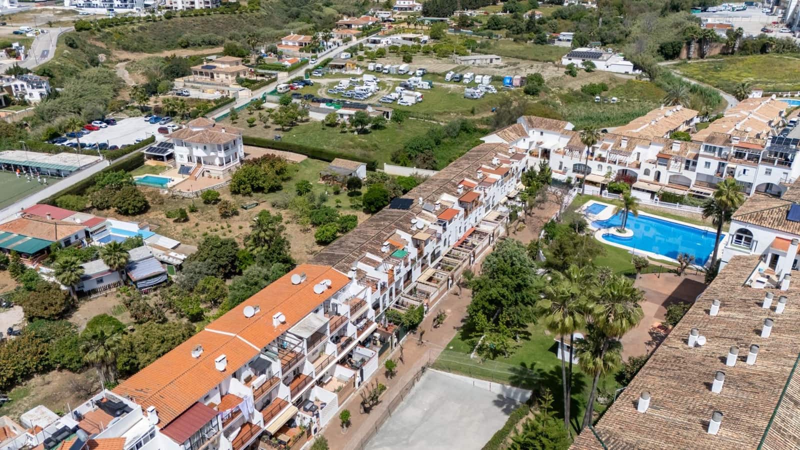 5 sovrum Radhus till salu i Mijas med pool garage - 449 000 € (Ref: 9434737)