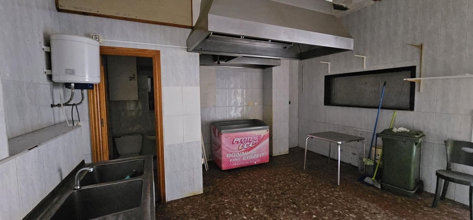 Commercial for sale in Alhaurin de la Torre - € 135,000 (Ref: 9434738)