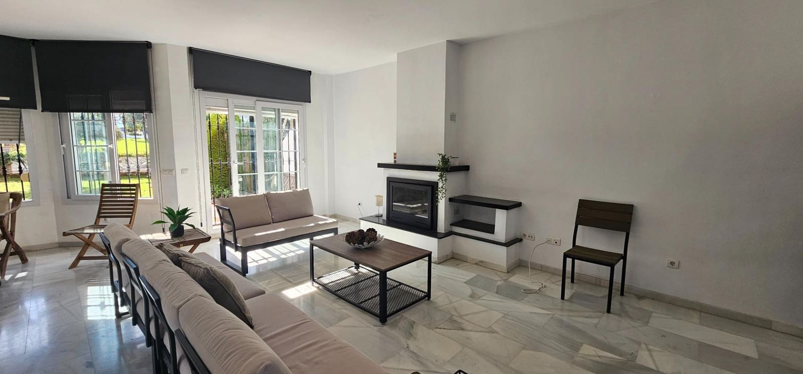 4 chambre Villa/Maison Mitoyenne à vendre à Alhaurin de la Torre avec piscine garage - 499 000 € (Ref: 9434739)