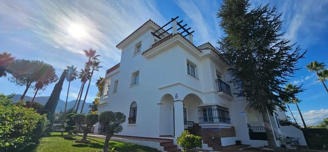 4 chambre Villa/Maison Mitoyenne à vendre à Alhaurín de la Torre avec piscine garage - 499 000 € (Ref: 9434739)