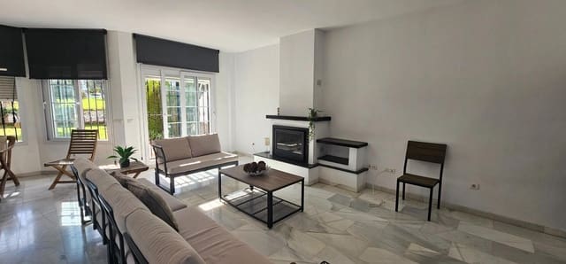 4 chambre Villa/Maison Mitoyenne à vendre à Alhaurín de la Torre avec piscine garage - 499 000 € (Ref: 9434739)