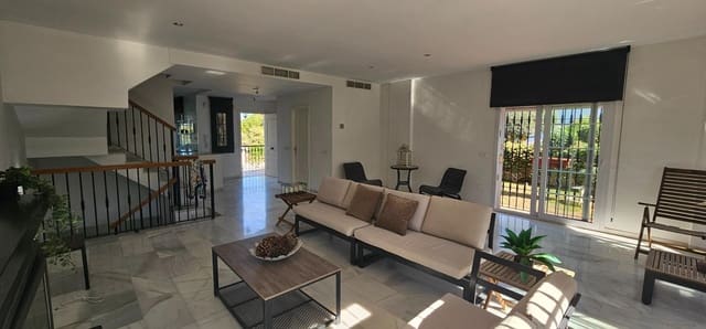 4 chambre Villa/Maison Mitoyenne à vendre à Alhaurín de la Torre avec piscine garage - 499 000 € (Ref: 9434739)