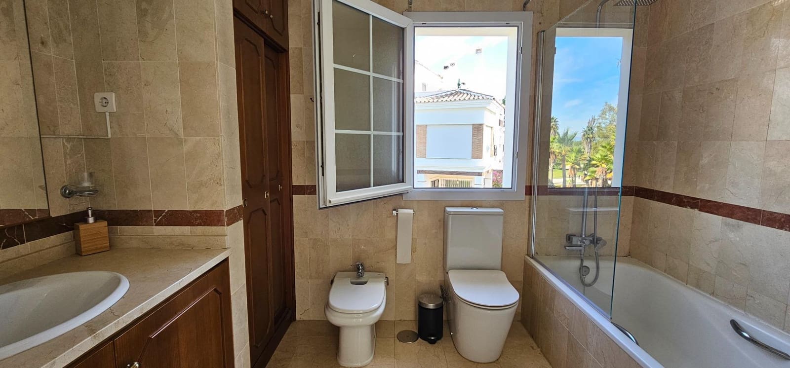 4 chambre Villa/Maison Mitoyenne à vendre à Alhaurin de la Torre avec piscine garage - 499 000 € (Ref: 9434739)