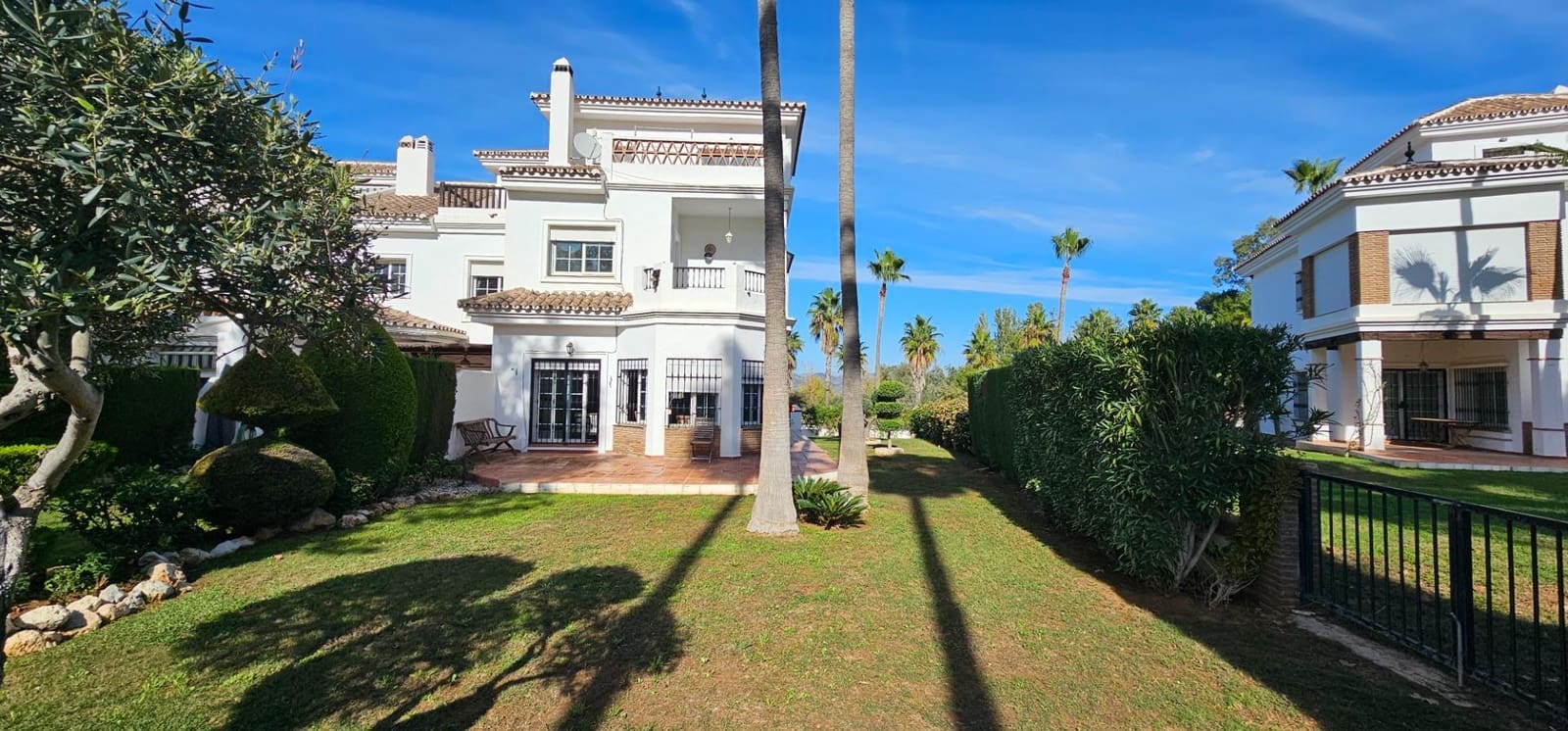 4 chambre Villa/Maison Mitoyenne à vendre à Alhaurin de la Torre avec piscine garage - 499 000 € (Ref: 9434739)